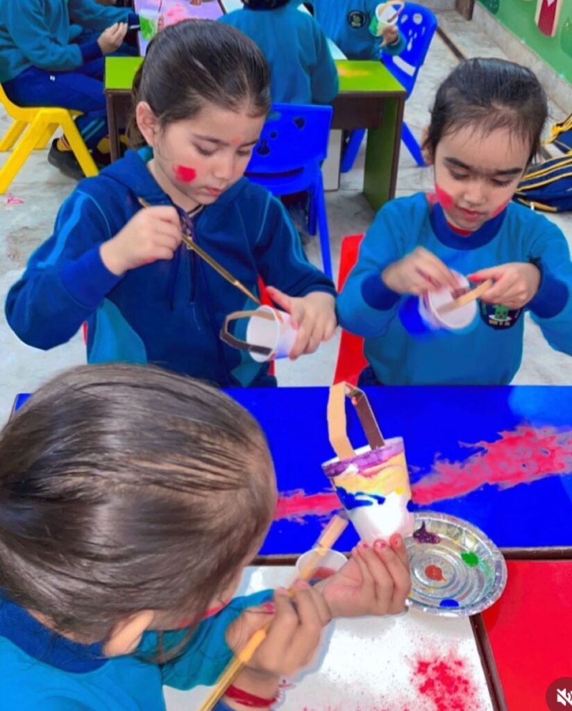 kids painting